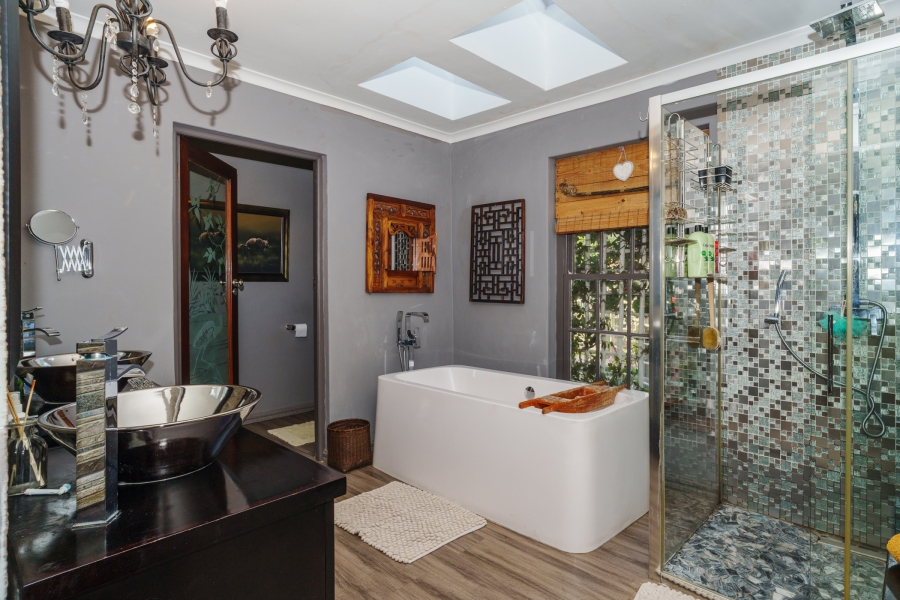 4 Bedroom Property for Sale in Meadowsteads Western Cape